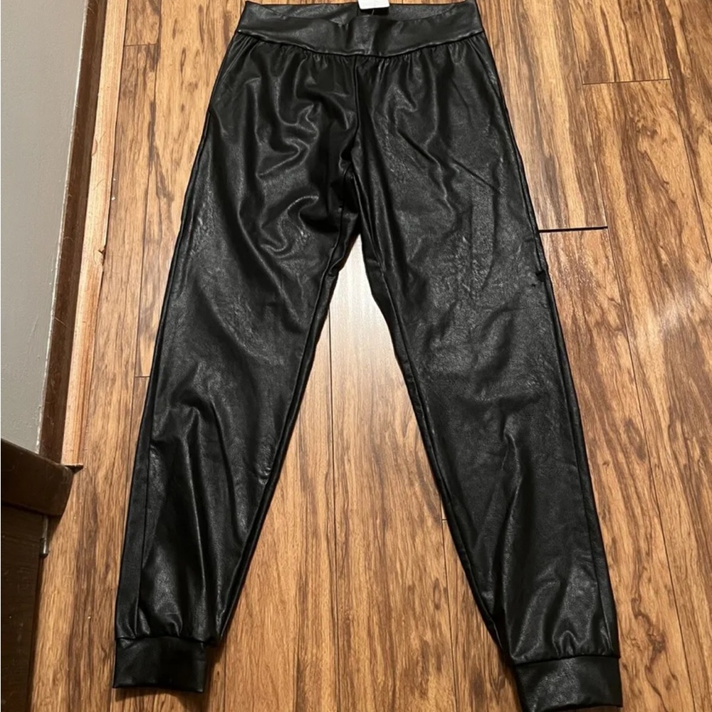 COMMANDO FAUX LEATHER  BLACK JOGGERS M WITH POCKETS 28.25” INSEAM  $148